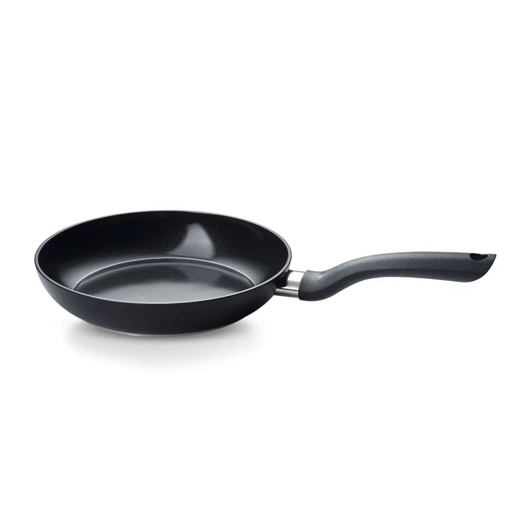 Panvica Fissler Essential 24 cm čierna